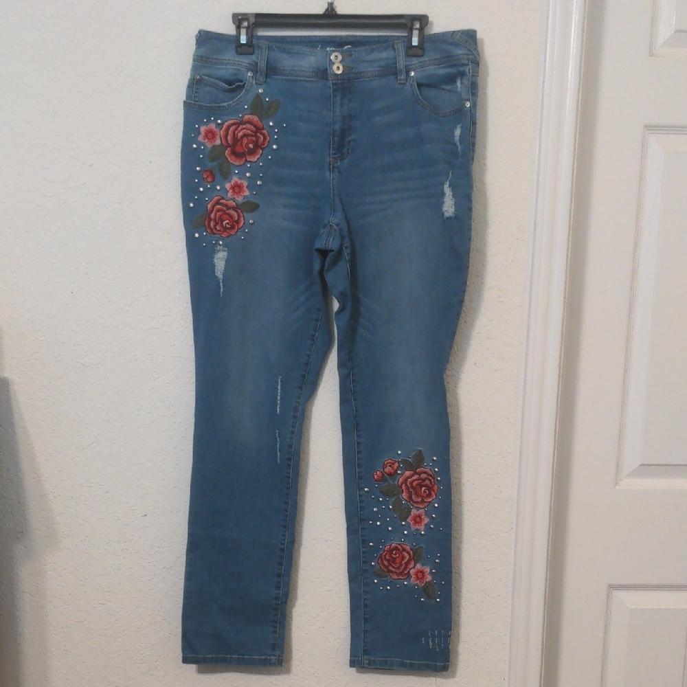 Inc Women's Boyfriend Floral Embroidered Chic Distressed Blue Jeans Size 12R